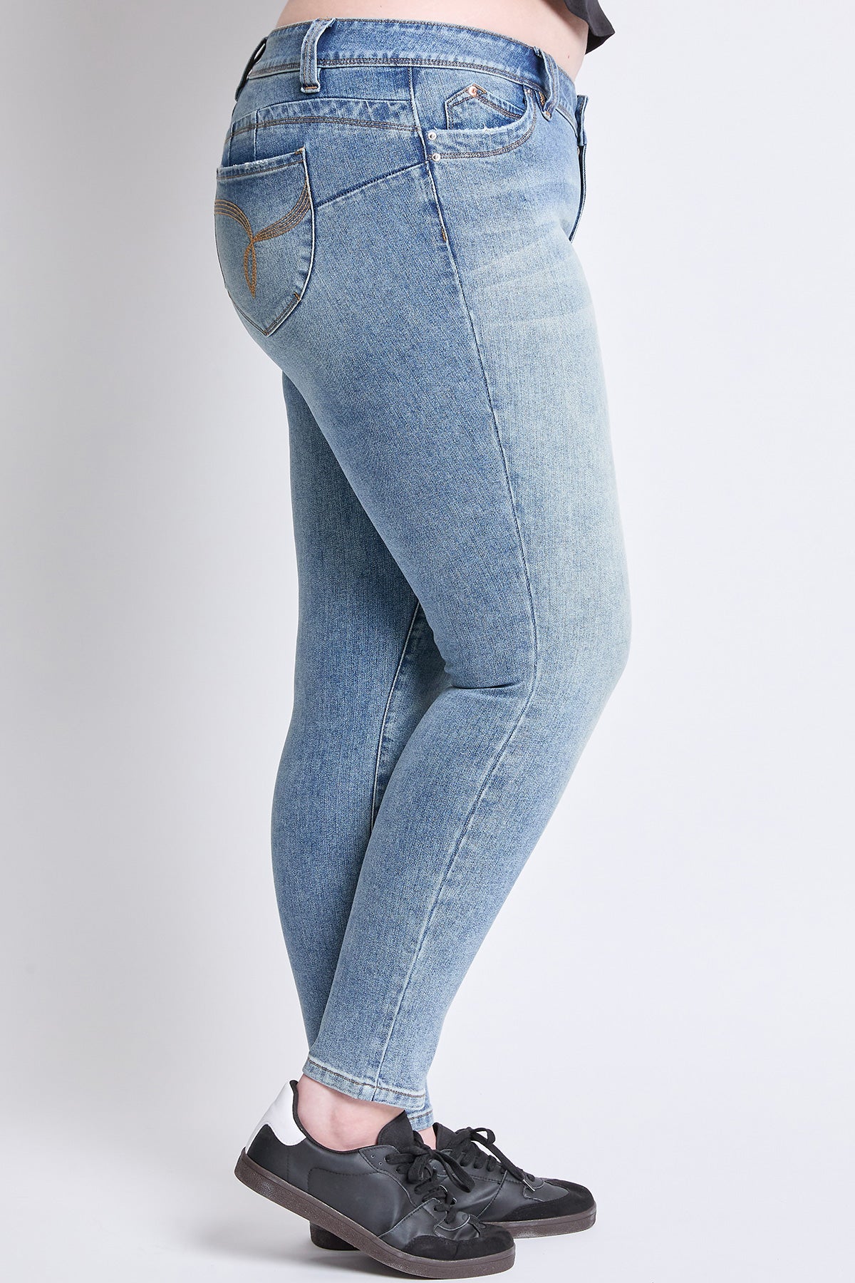 Plus WannaBettaButt Mid Rise Embroidered Skinny Jean
