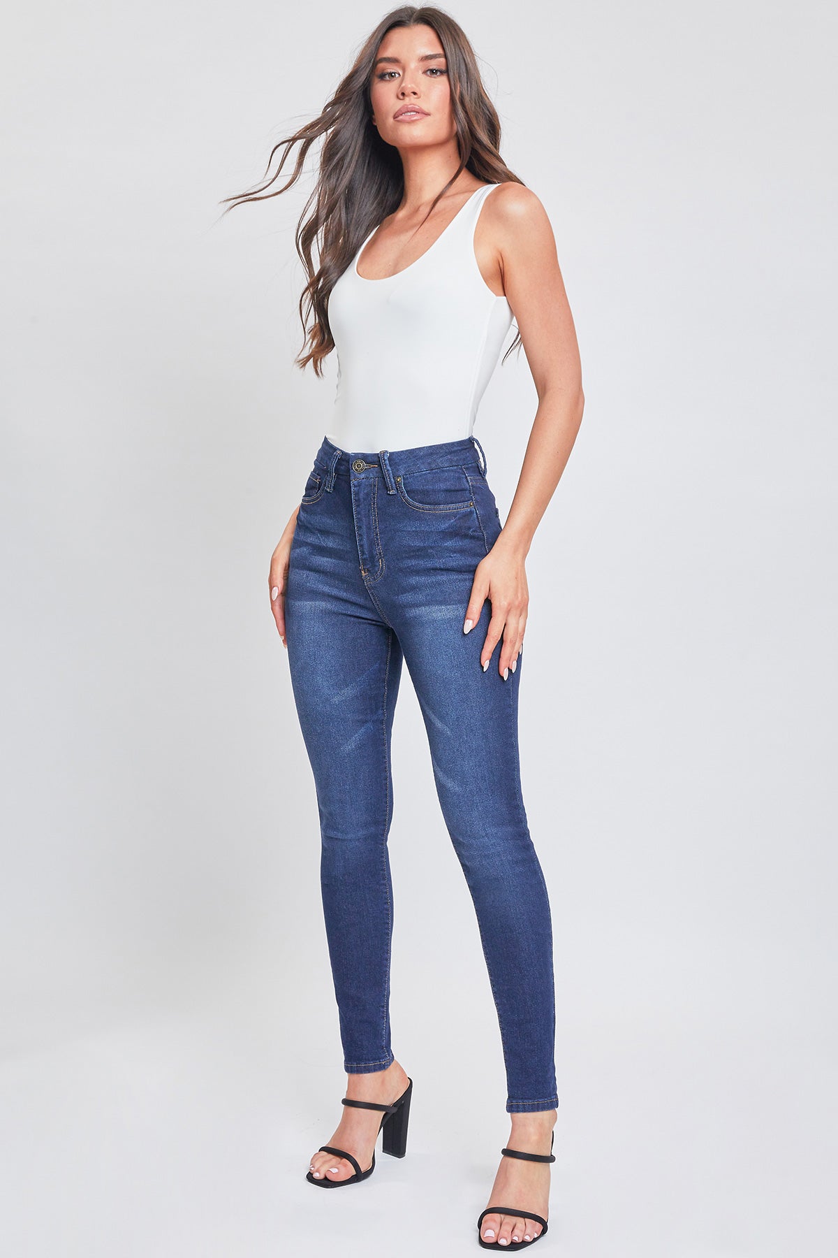 Junior Curvy Fit Wannabettabutt High Rise Skinny Pack Of 12 from YMI – YMI  JEANS WHOLESALE