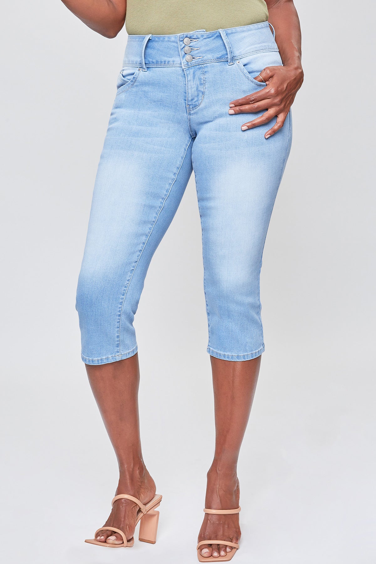 Missy Wannabettabutt 3-Button Capri Made With Recycled Fibers 12 Pack