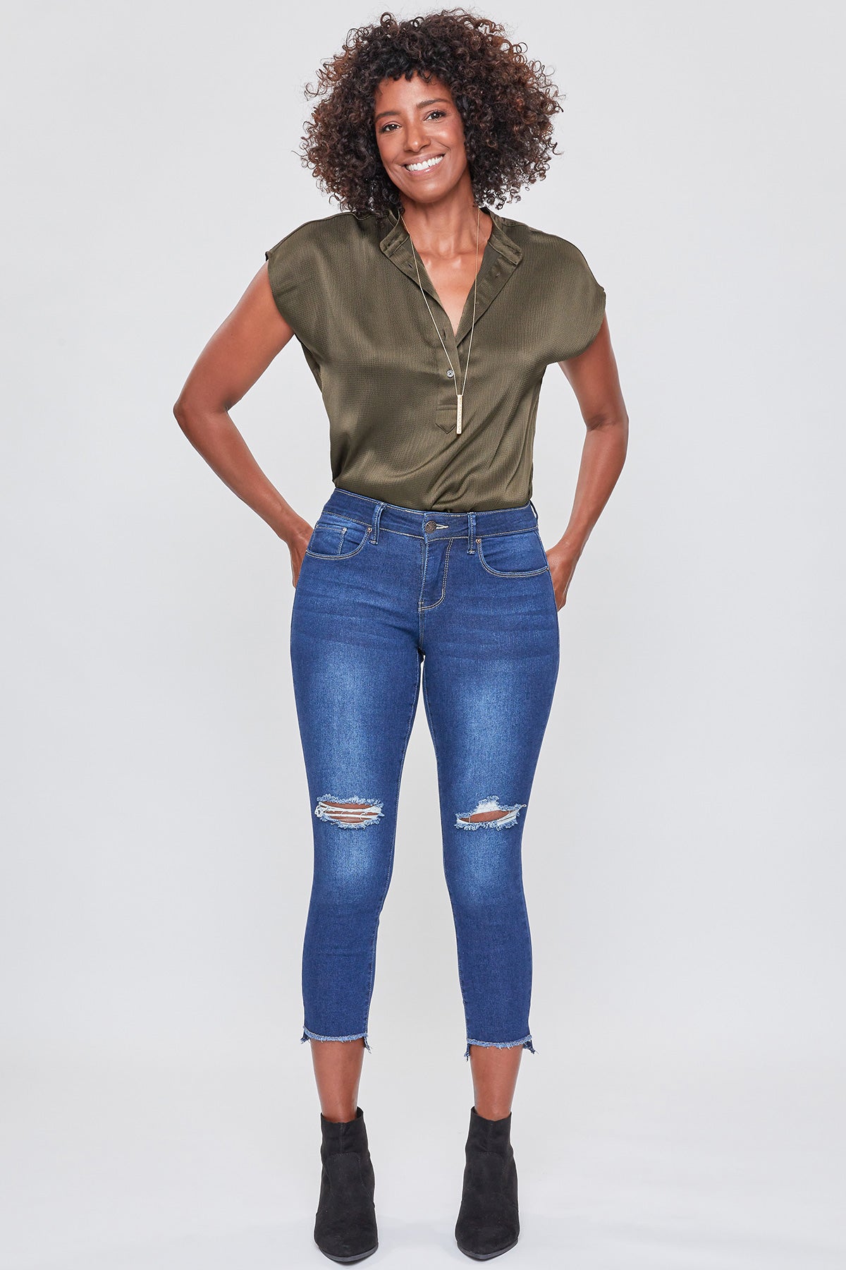 Mid Rise Hi-Low Frayed Hem Cropped Jean Pack Of 12