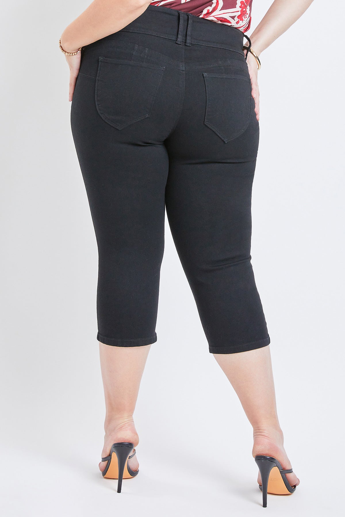Missy Plus Size Wannabettabutt 3-Button Capri Made With Recycled Fibers Pack Of 12