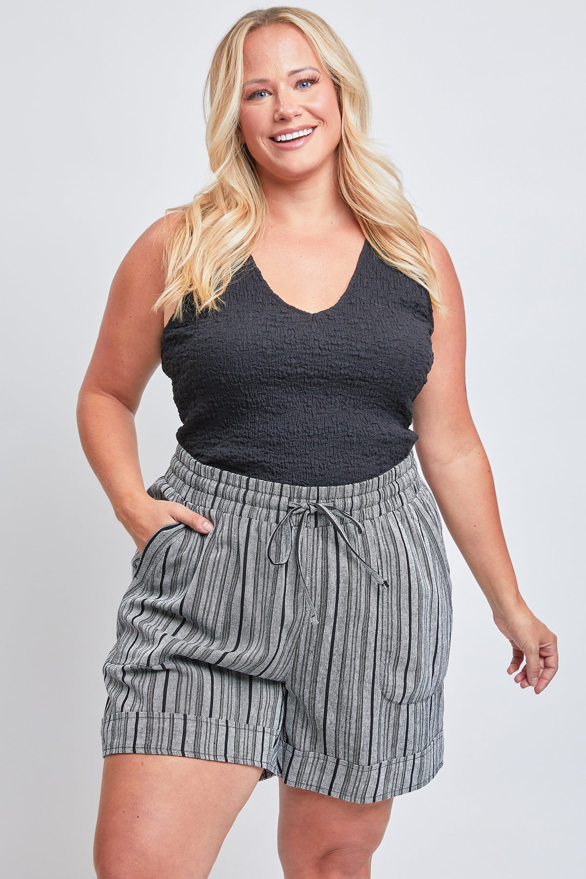 Missy Plus Size Cuffed Linen Shorts With Porkchop Pockets 6 Pack